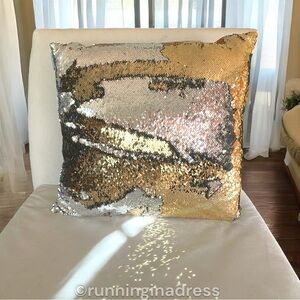 New Aviva Stanoff Mermaid Down Throw Pillow In Sequined Gold & Silver 20 x 20
